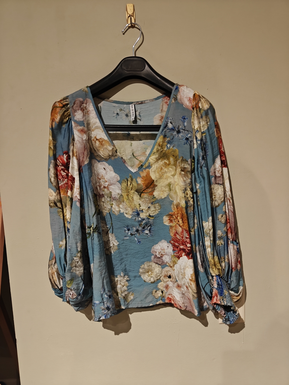 BEAUTIFUL Silky V-Neck Floral Balloon Sleeve Blouse
